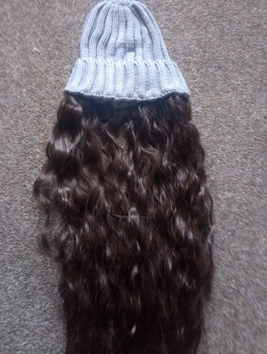 Волосся з шапкою