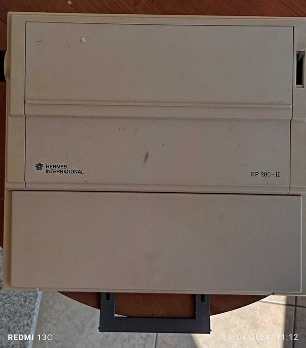 Máquina escrever elétrica Hermes international EP 280 - II