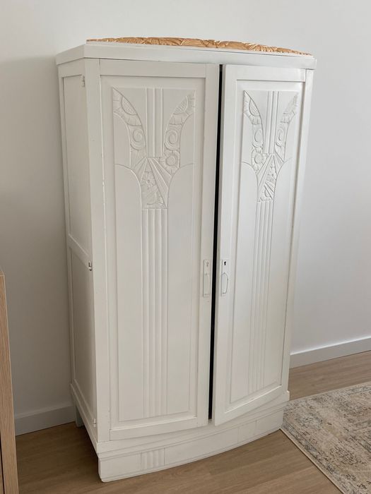 Armário antigo restaurado