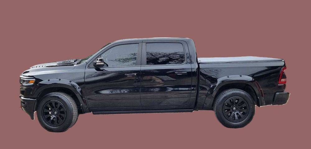 Wynajem RAM 1500 z kierowcą – śluby, uroczystości, transport VIP