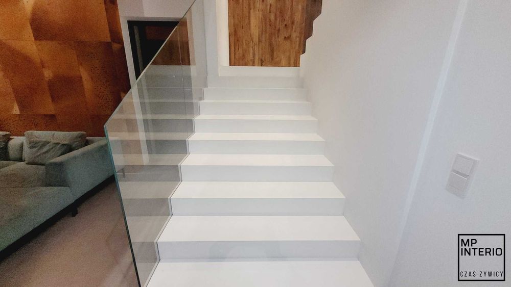 Podłogi żywiczne, mikrocement, efekt marmuru, posadzki żywiczne.