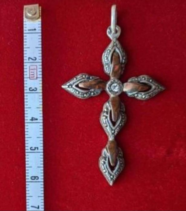 Cruz antiga em prata e ouro