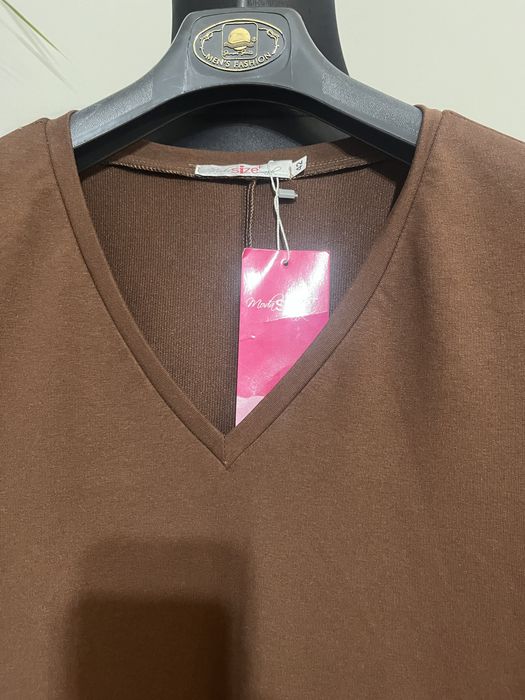 Sukienka klasyczna z falbaną, oversize