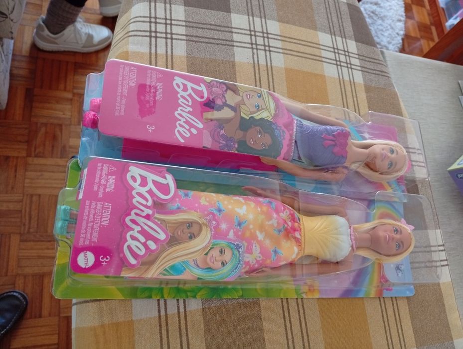 Bonecas Barbie novas