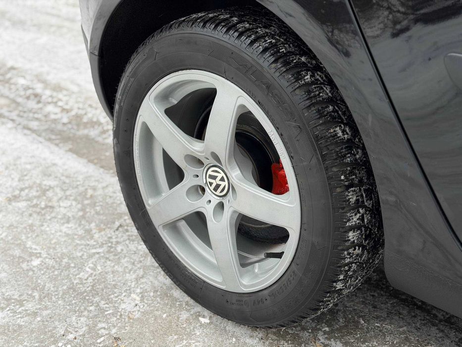 Продам  хорошего Фольксвагена Гольф-5