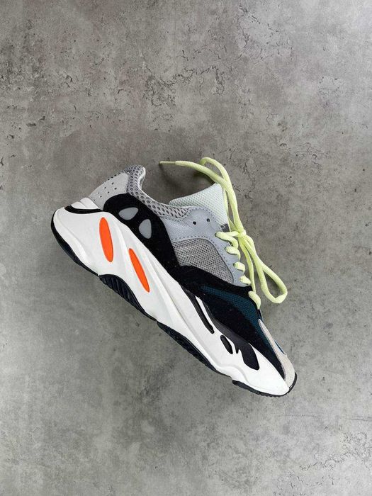 Женские кроссовки Adidas Yeezy Wave Runner 700 Premium. 36-40