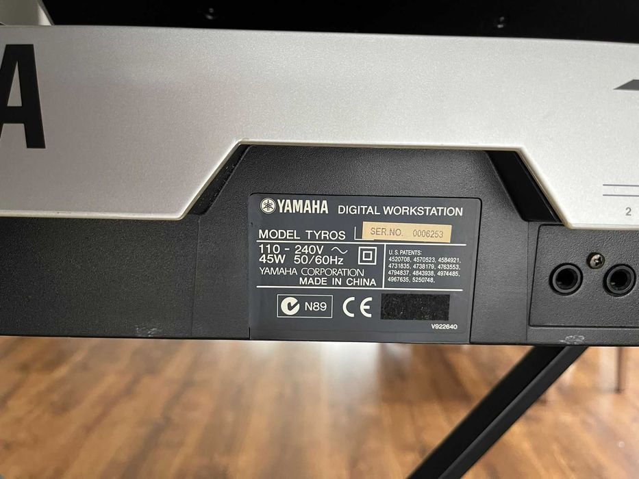 Keyboard aranżer Yamaha Tyros 1 uszkodzony