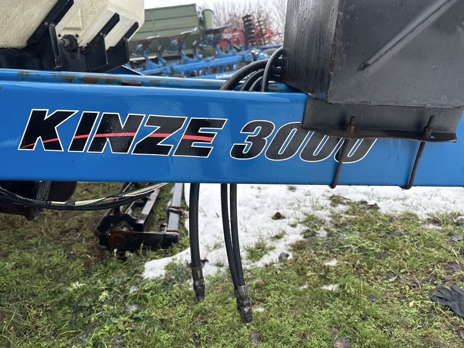 Kinze-3000 2011 в гарному стані