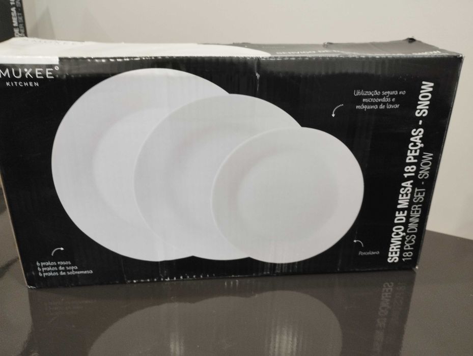 Serviço de mesa branco