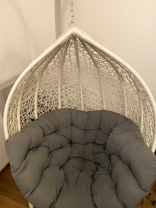 Huśtawka COCOON biała z szarą poduszką + pokrowiec Gratis