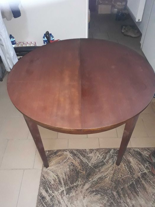 Stary stół okrągły