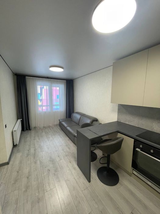 Оренда однокімнатної новобудови в будинку закритого типу