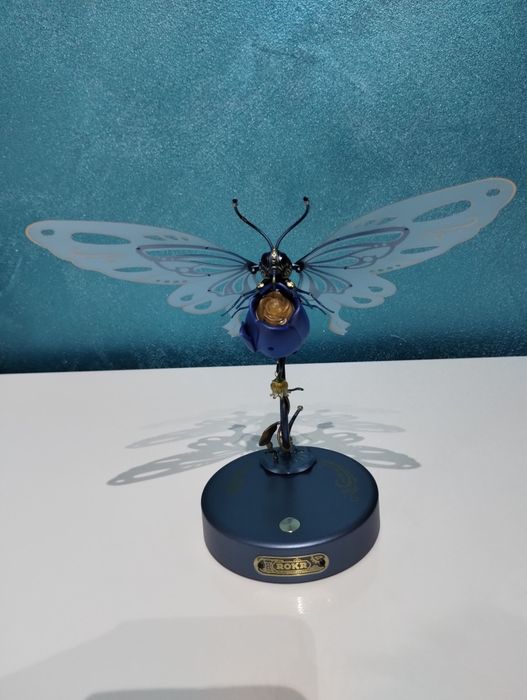 Motyl z ruchomymi skrzydłami, złożony, hobby