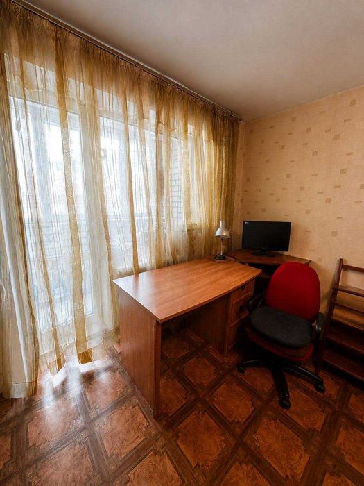 Продам просторную 3-к квартиру Крутогорный спуск Рогалева Центр