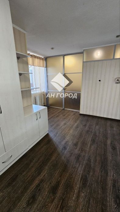 Соборності України 228-А. Новострой ремонт мебель техника Отличный этаж.Хороший вариант.