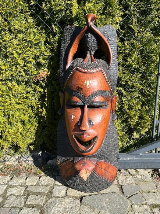 Duża drewniana maska afrykańska 112 cm – rzeźba ścienna etno / loft /