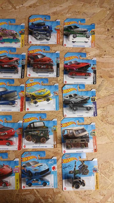 zestaw Hot Wheels 30 sztuk