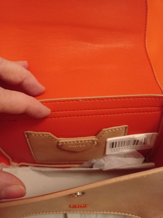 Torebka crossbody z kosmetyczką 2w1 Parfois