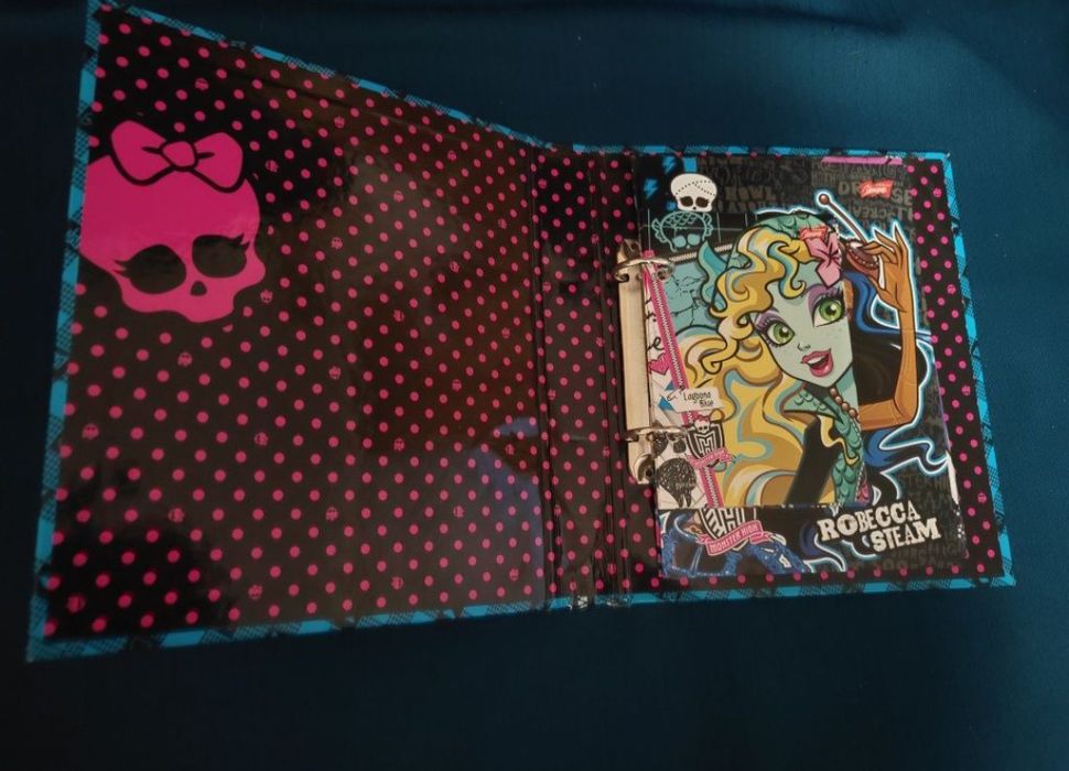 NOWE karteczki kolekcjonerskie z Monster High i segregator UNIKAT.