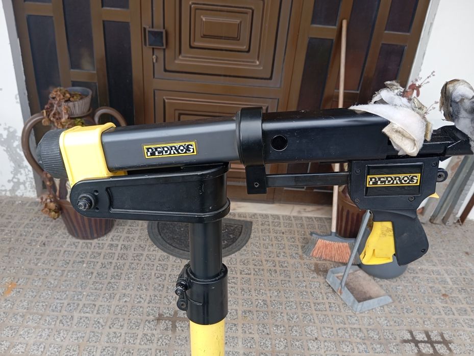 Suporte para reparação de bicicletas