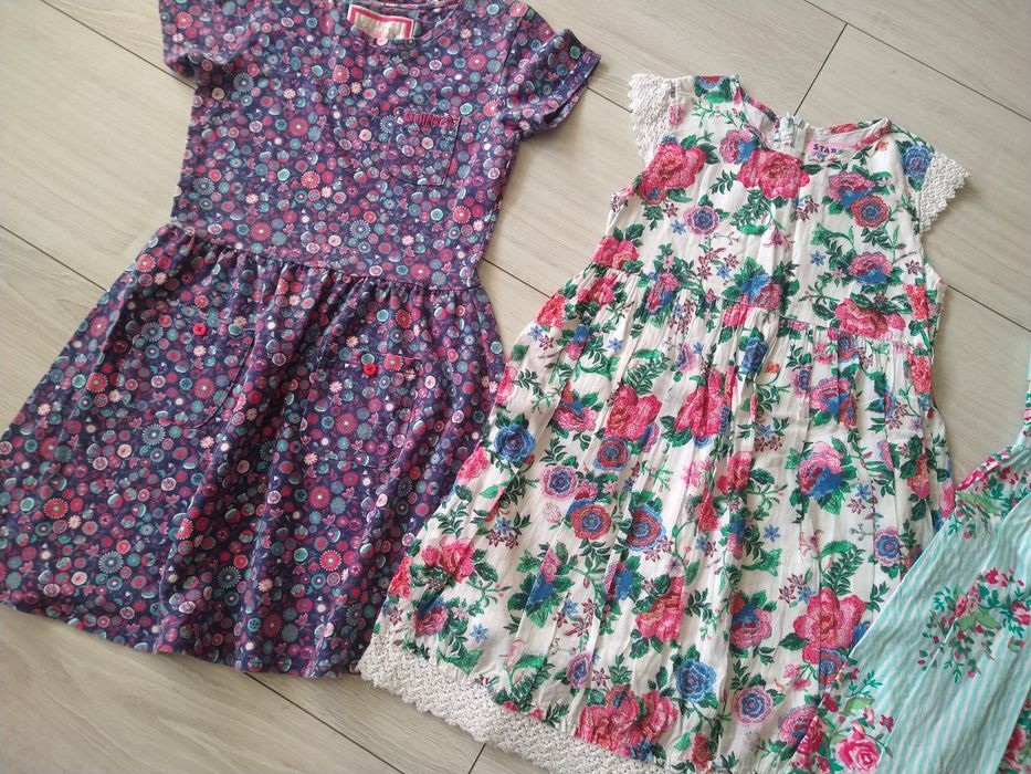 Letnie sukienki na 128