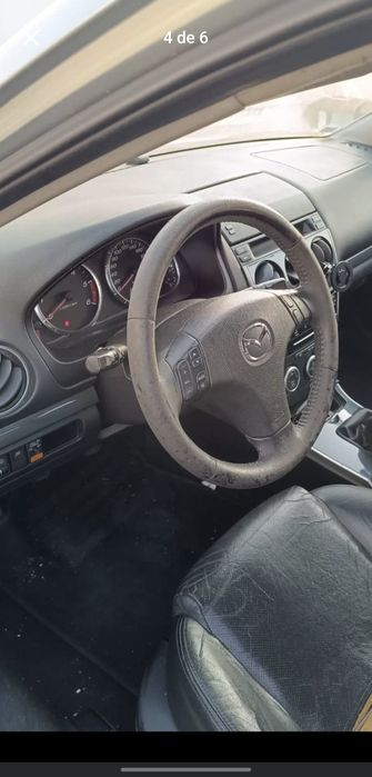 Mazda 6 com avaria