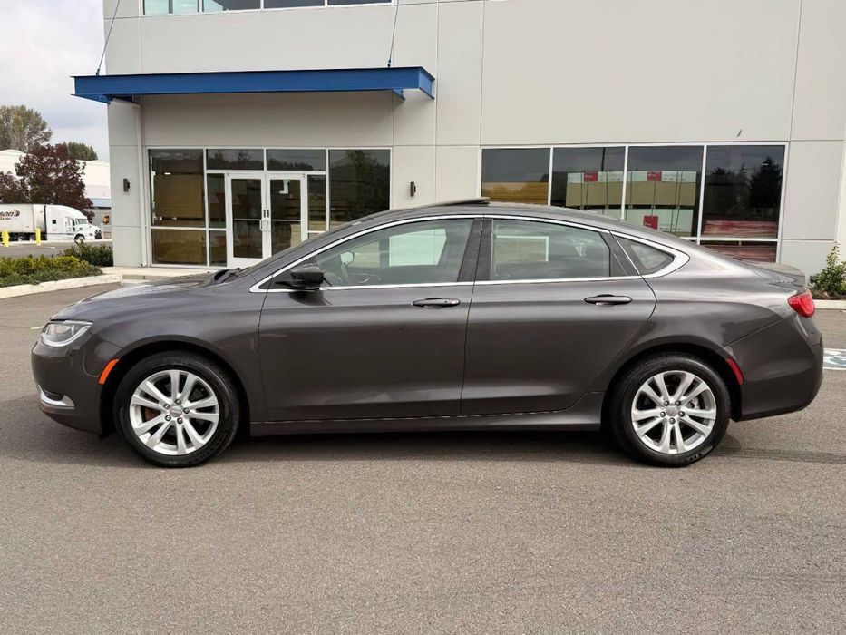 Chrysler 200 S      2015