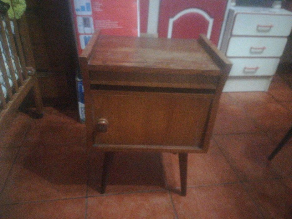 Mesinha de Cabeceira