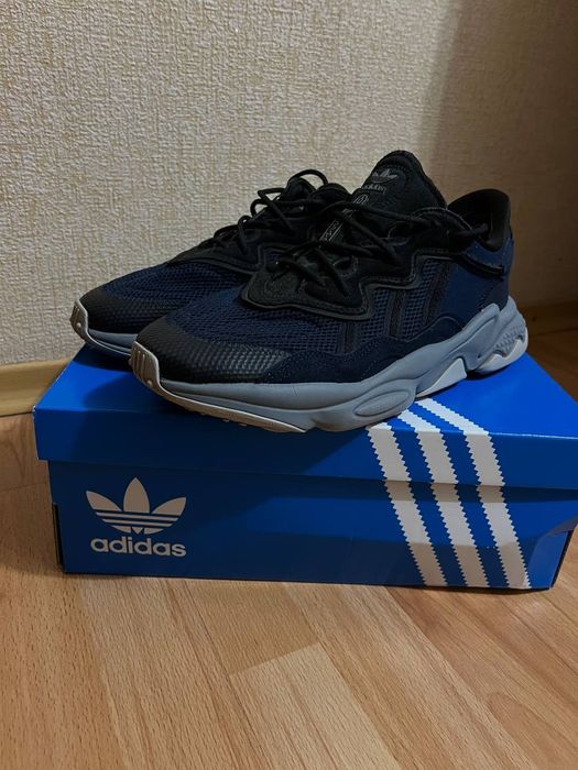 Кросівки кроссовки  adidas ozweego