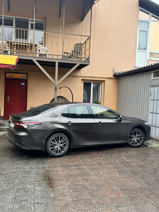 Toyota camry 70 hybrid 2022р