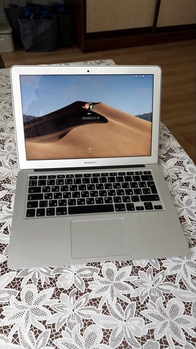 Продам Macbook Air 2017  8/256