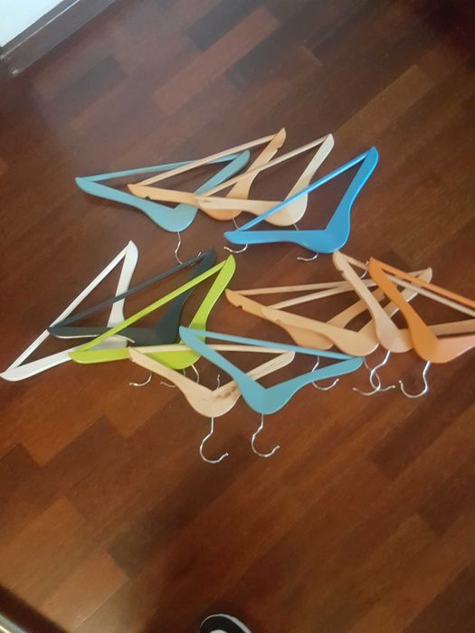 13 cabides de criança