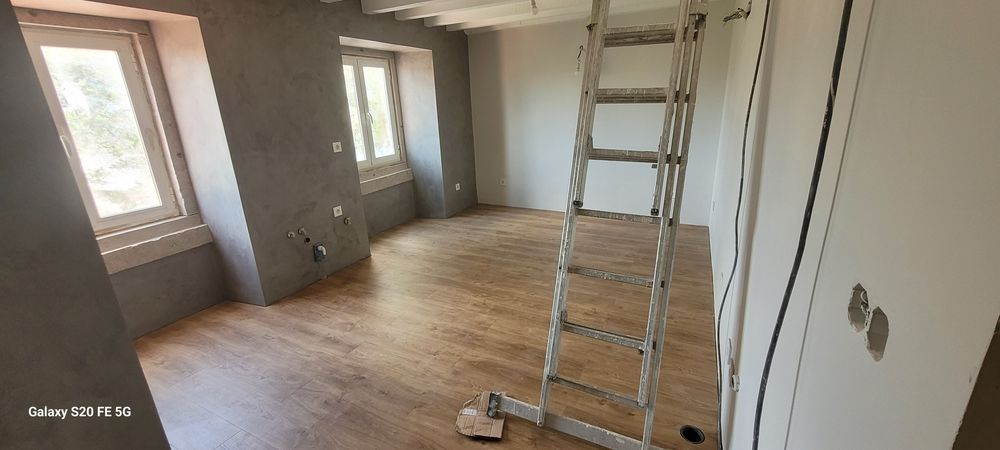 Executamos trabalho em Pladur, paredes, tetos, barramento e pintura