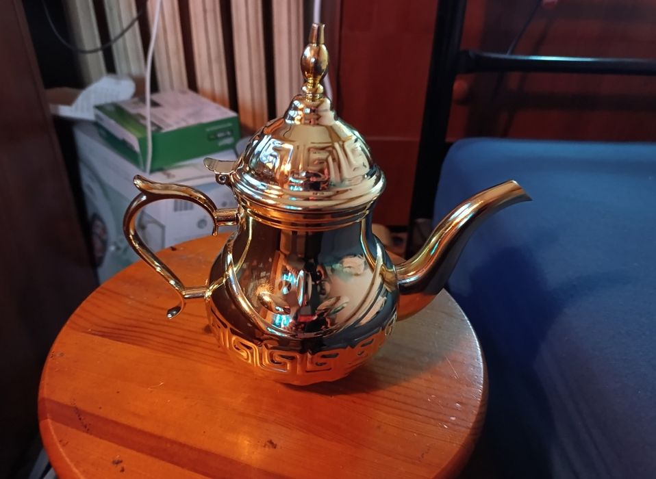 Metalowy imbryk miedziany do zaparzania  herbaty