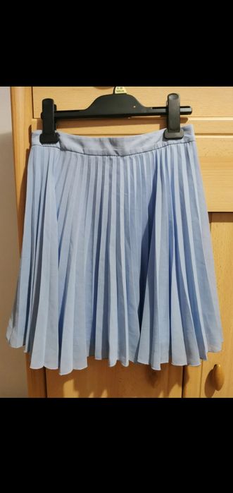 Mohito Collection plisowana mini spódnica,jasnoniebieska, XS(34),zamek