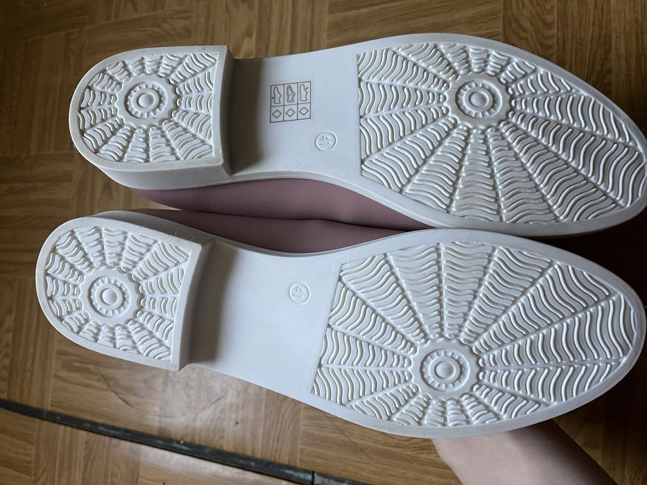 Туфлі бежеві лодочки