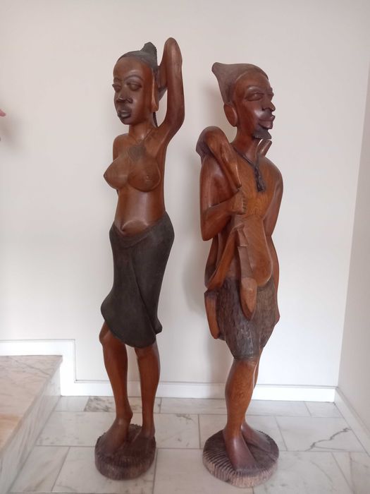 Artesanato africano - estátuas madeira maciça