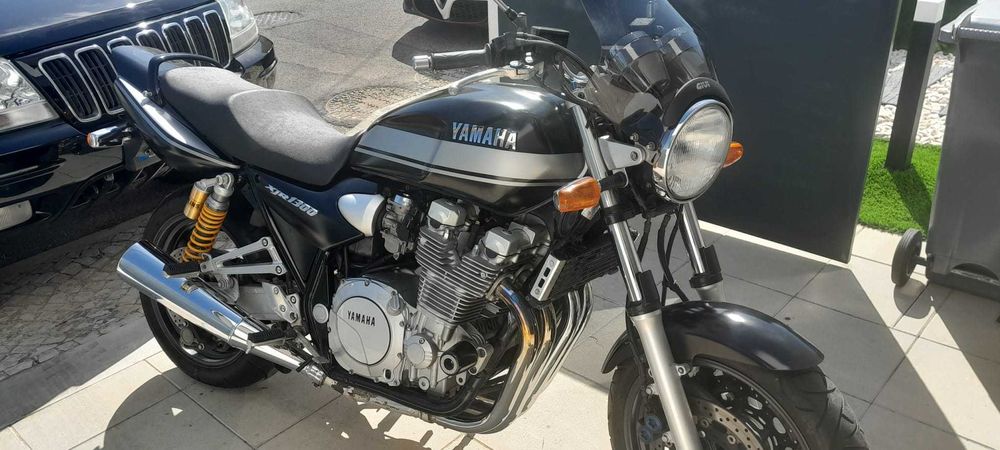 Mota XJR 1300 YAMAHA