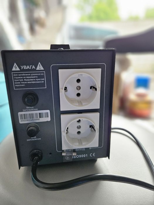 Стабилизатор напряжение Gemix 1000, практически новый