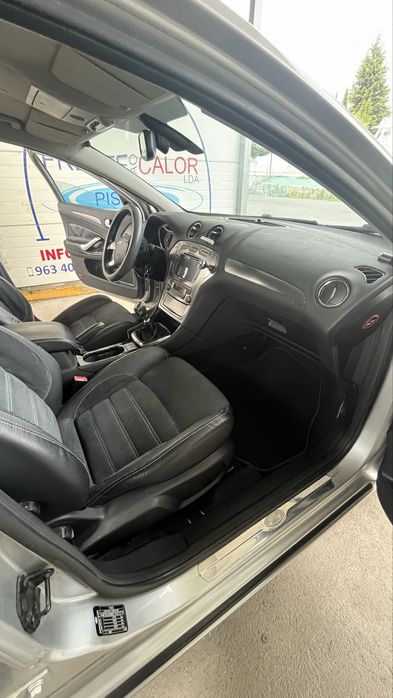 Ford Mondeo Titanium  — Muito material novo —