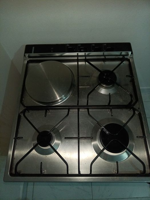 Fogão de encastre em ótimas condições e funcionamento