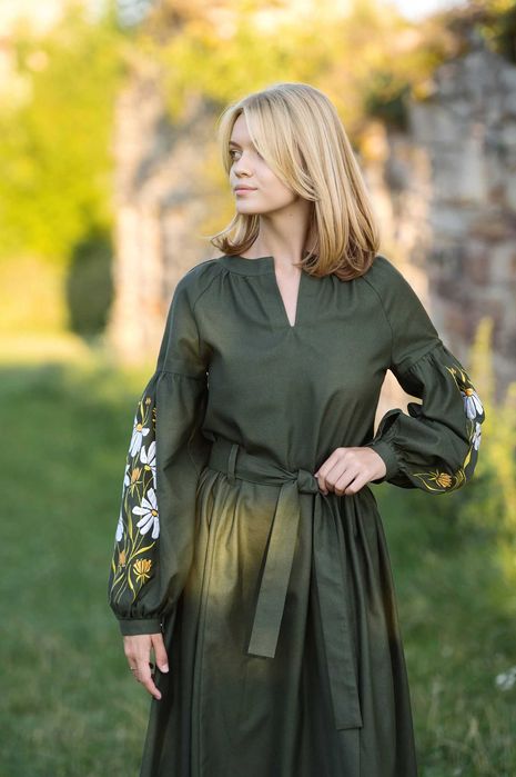 Вишита сукня вишиванка, хакі з ромашками, L