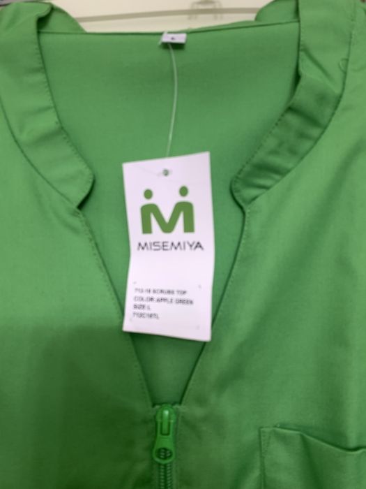 Медична куртка жіноча(L ,M)-2 шт в наявності