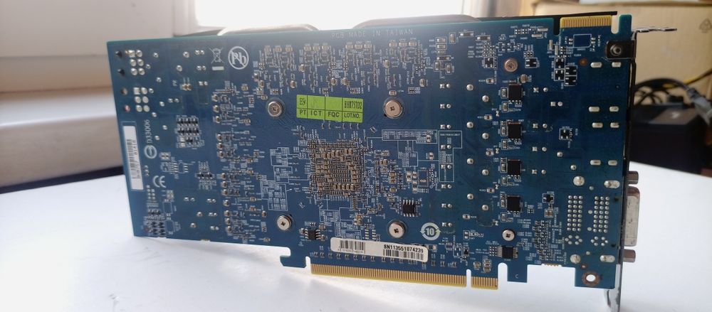 AMD Radeon HD 6670 1GB GDDR5 и AMD HD 6850