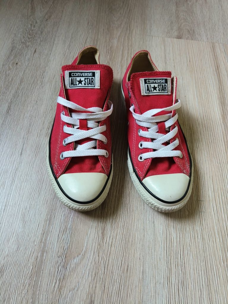 Converse 37.5 38 24 250