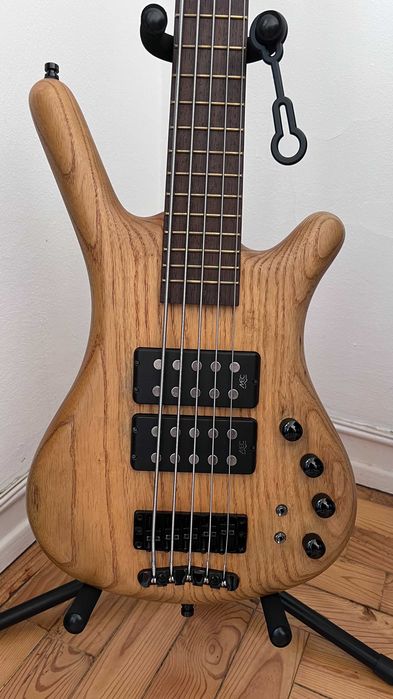 Warwick Corvette $$ 5 cordas — Made in Germany (2011)