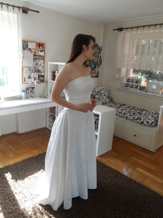 Suknia ślubna 38/40, buty, rajstopy w cenie.