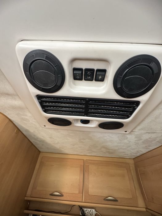 Autocaravana de 2006 de 6 lugares com Muitos Extra