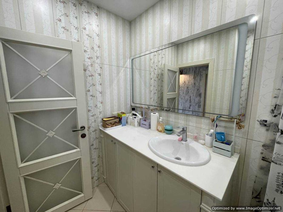 Продаю четырехкомнатную квартиру в Новострое на 12 Продольной д1