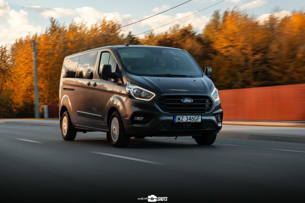 Wynajem busów 8-osobowych i 9-osobowych - FORD Transit Custom